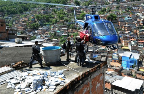 rio-de-janeiro-favelas-guerra